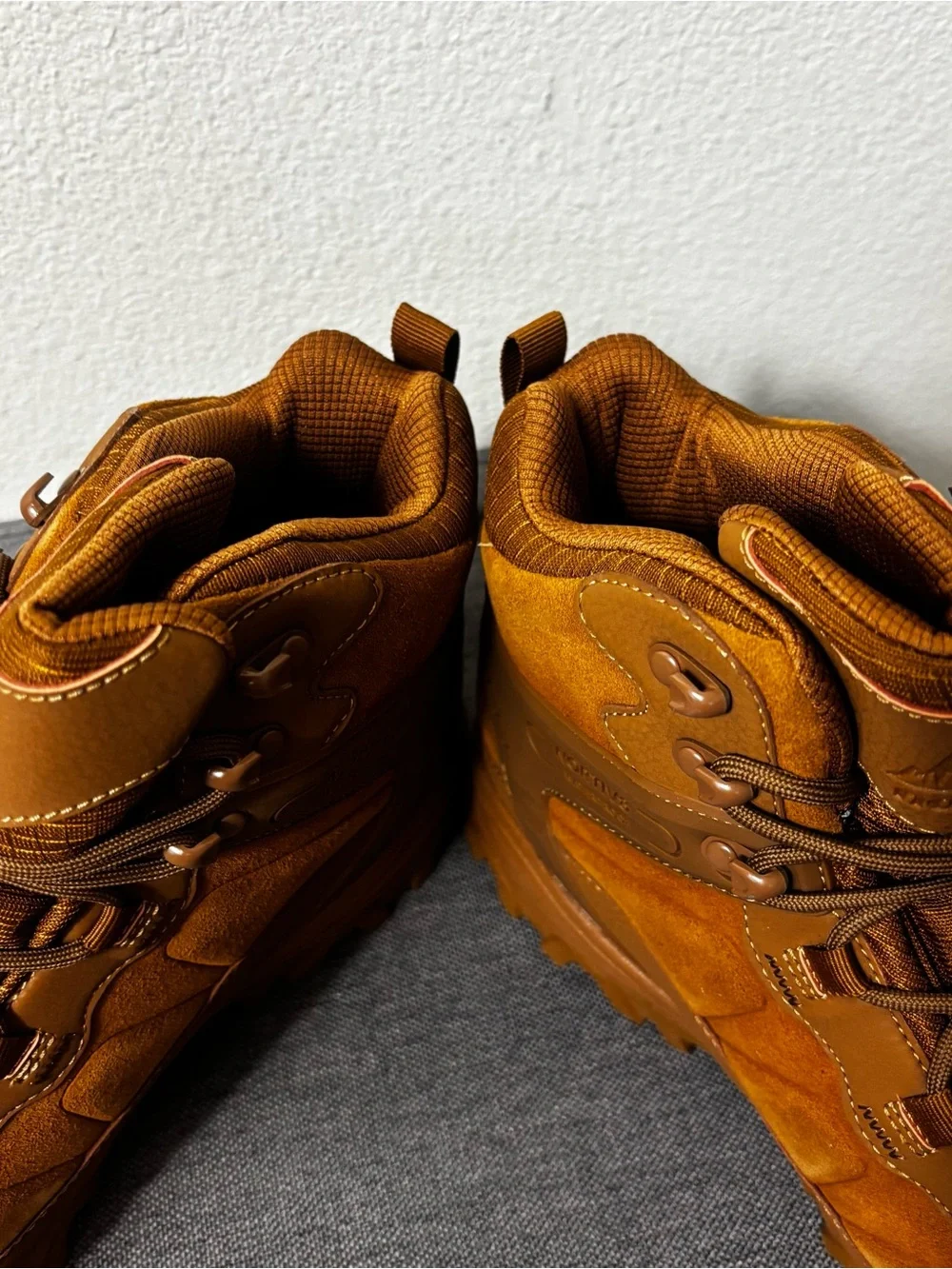 NORTIV8 Men’s Hiking Boots Coyote Sz 9.5W NWT